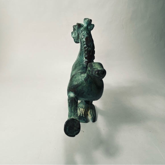 5 1/2" Vintage Reproduction of the Flying Horse of Gansu Statue Green Patina - Picture 5 of 16